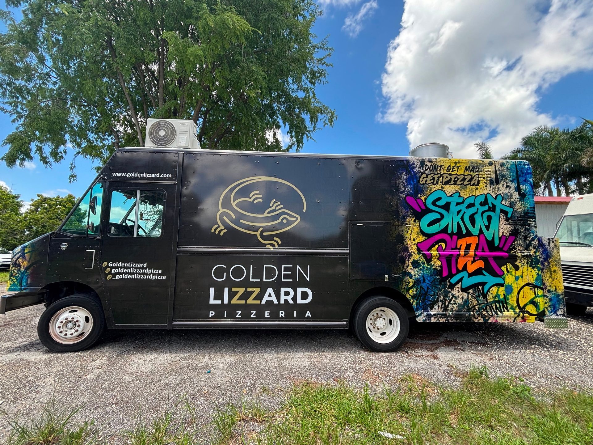 Golden Lizzard Food Truck